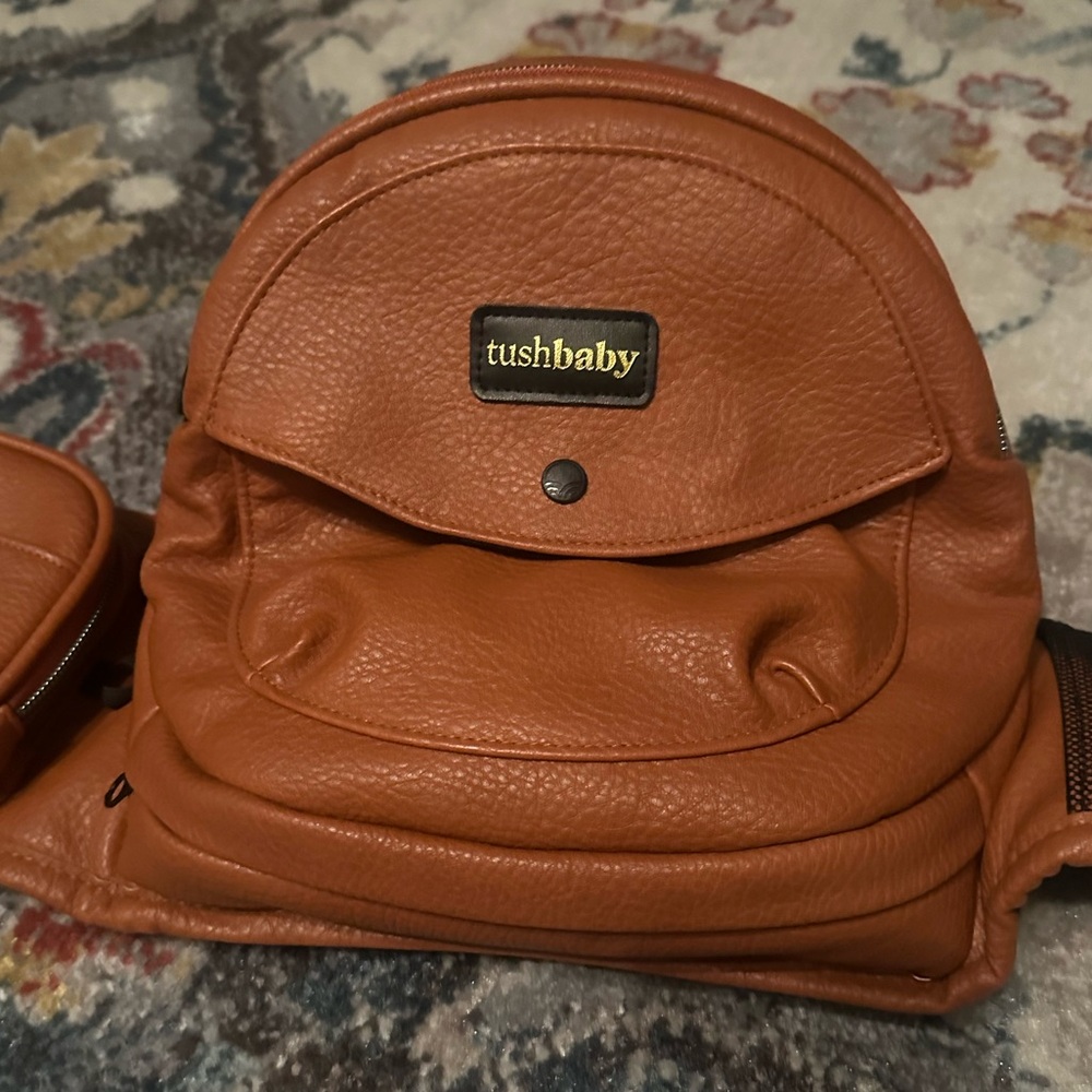 Tushbaby hip carrier | Cognac